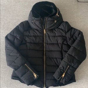 Women's Black Puff Jacket- L
